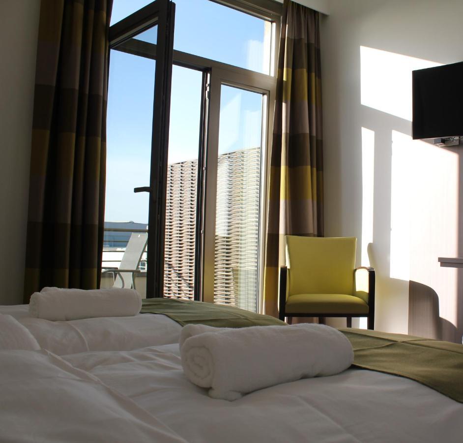 Mondo Hotel
